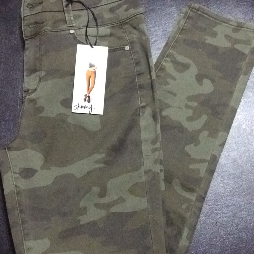 Pants - Picture 4 of 7